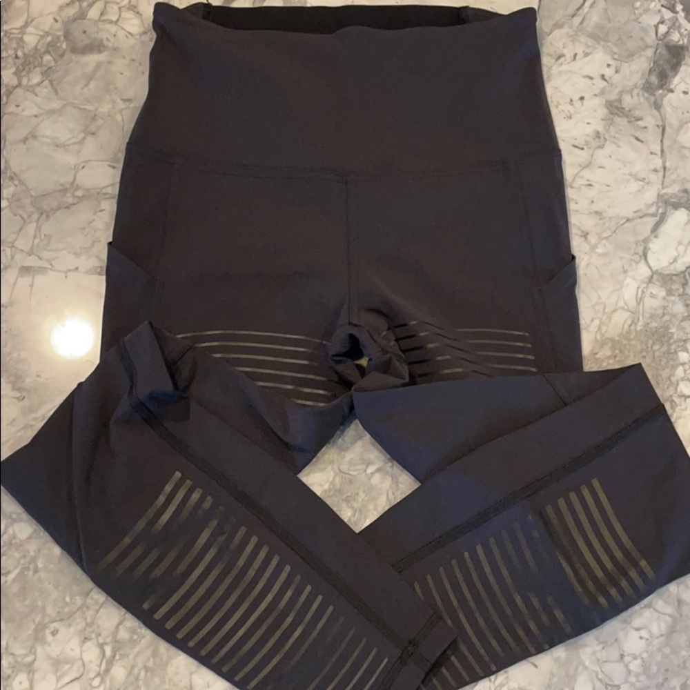 Lululemon Rogue Renegade super high rise, sz 6
